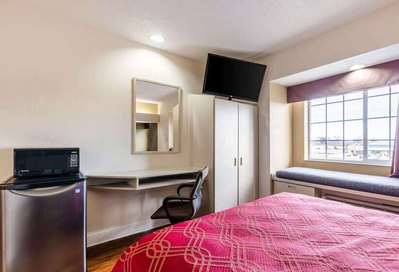 هتل Econo Lodge Inn & Suites Evansville