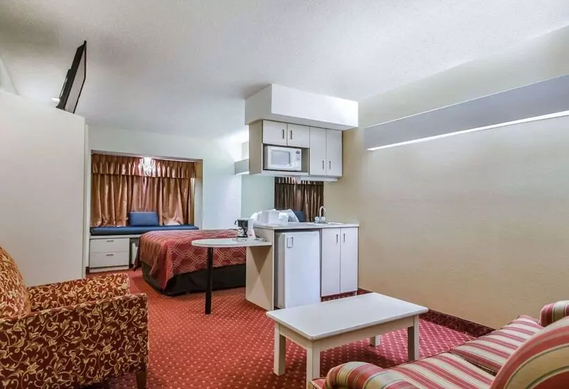 فندق Econo Lodge Inn & Suites Evansville