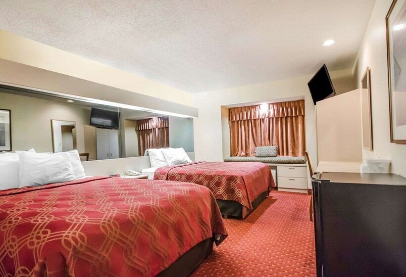 هتل Econo Lodge Inn & Suites Evansville