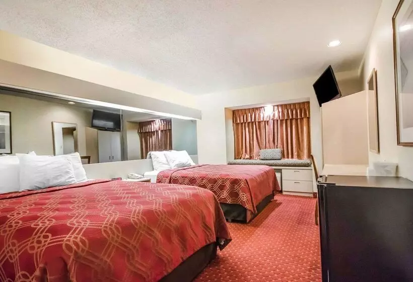 فندق Econo Lodge Inn & Suites Evansville