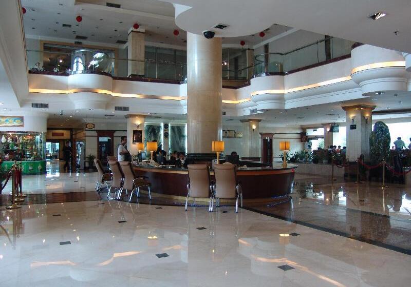 Отель Kunming Golden Spring