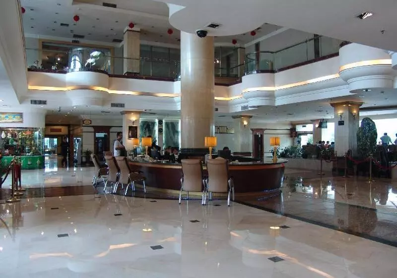 Отель Kunming Golden Spring