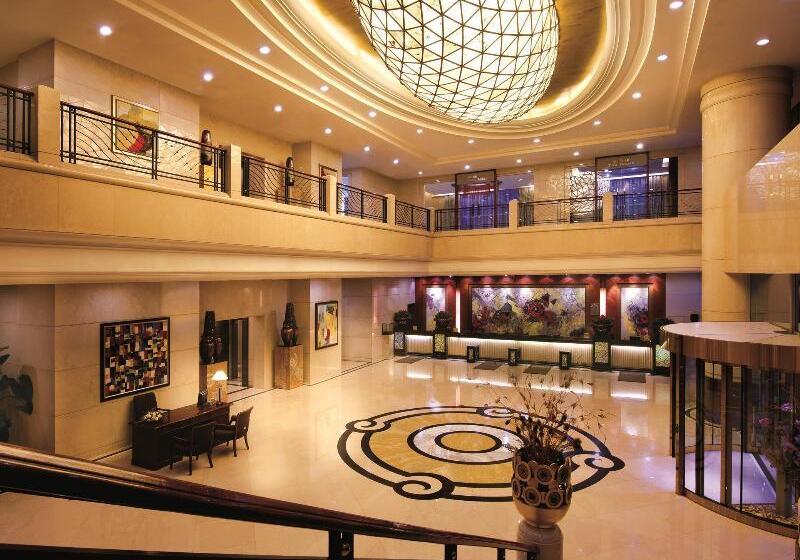 Hotel Howard Johnson Plaza By Wyndham Guiyang