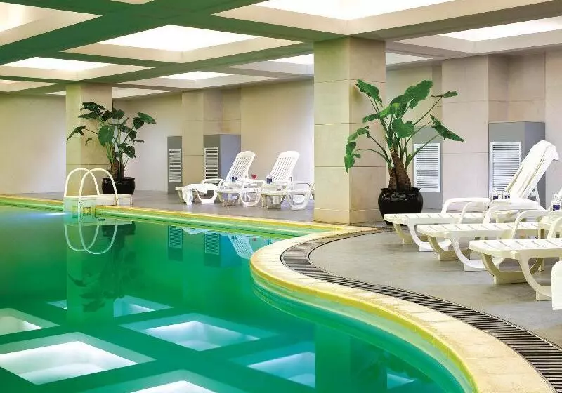 Отель Howard Johnson Plaza By Wyndham Guiyang