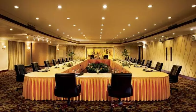 Отель Howard Johnson Plaza By Wyndham Guiyang