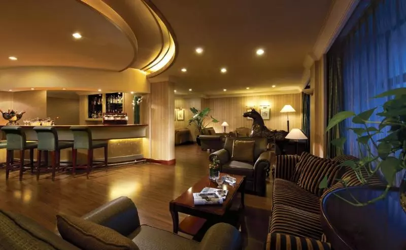 Отель Howard Johnson Plaza By Wyndham Guiyang