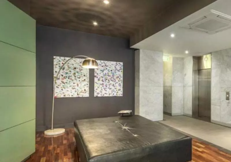 Отель Quest On William