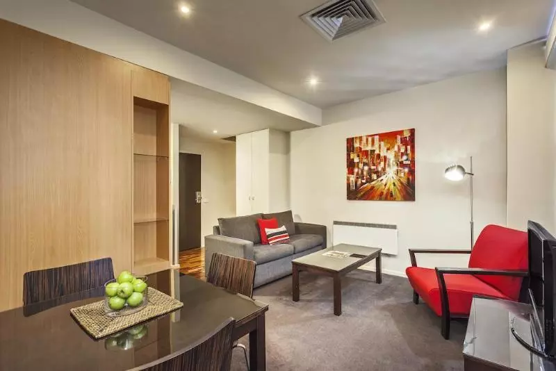 Отель Quest On William