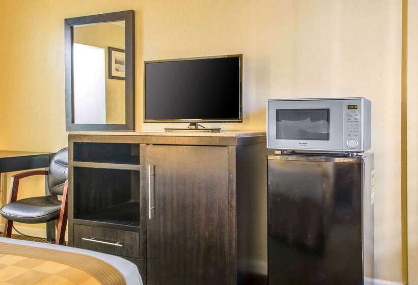 هتل The Boards Ac