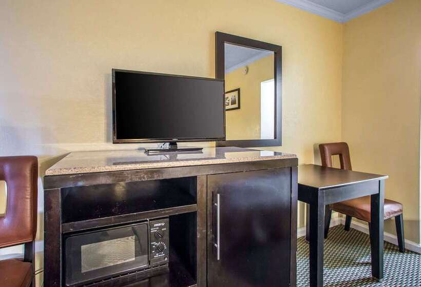 هتل The Boards Ac