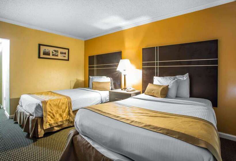 هتل The Boards Ac