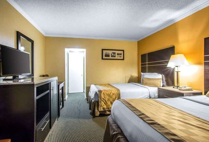 هتل The Boards Ac