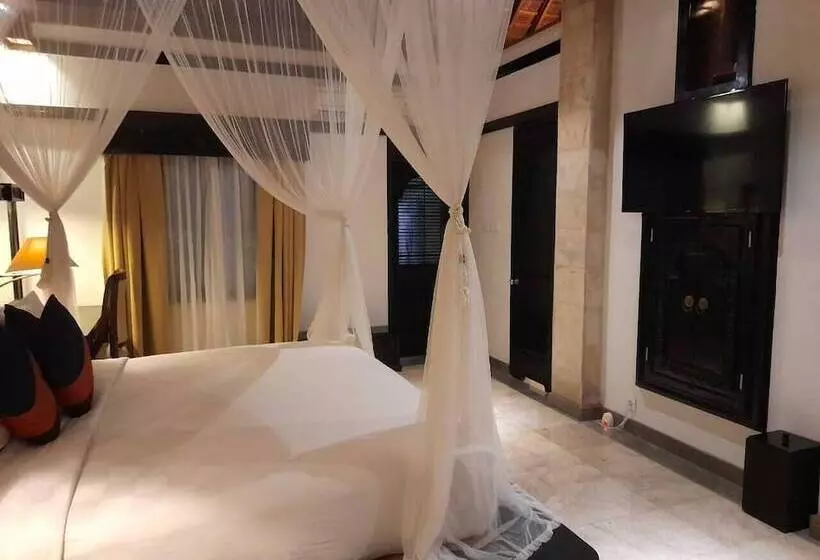 فندق The Royal Beach Seminyak Bali