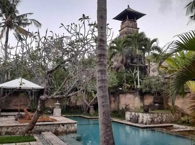 فندق The Royal Beach Seminyak Bali