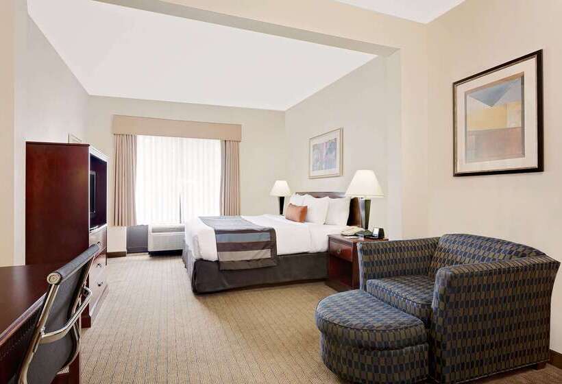 هتل Wingate By Wyndham Destin