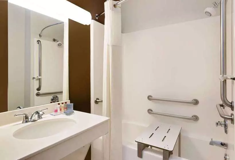 فندق Wingate By Wyndham Destin