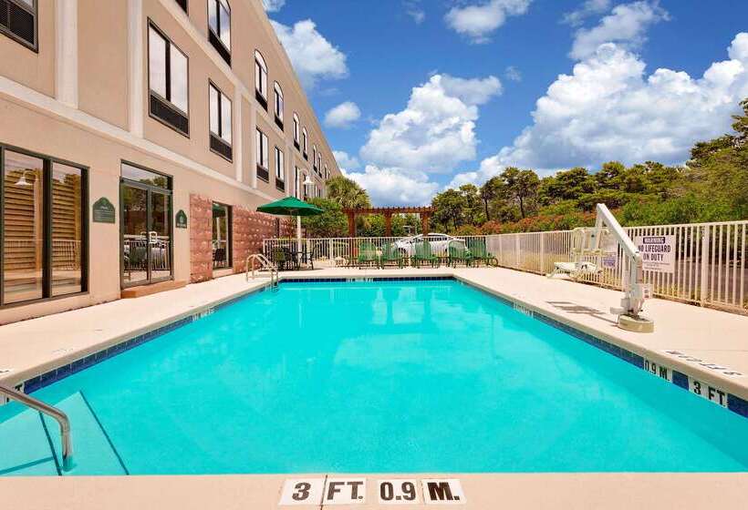 هتل Wingate By Wyndham Destin