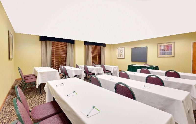 هتل Wingate By Wyndham Destin