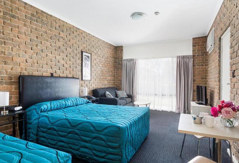 Marion Motel And Apartments