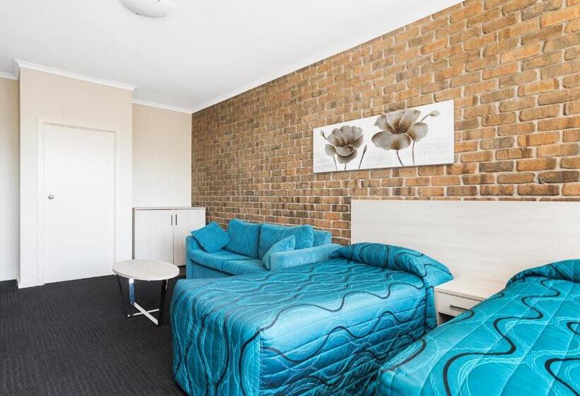 Marion Motel And Apartments