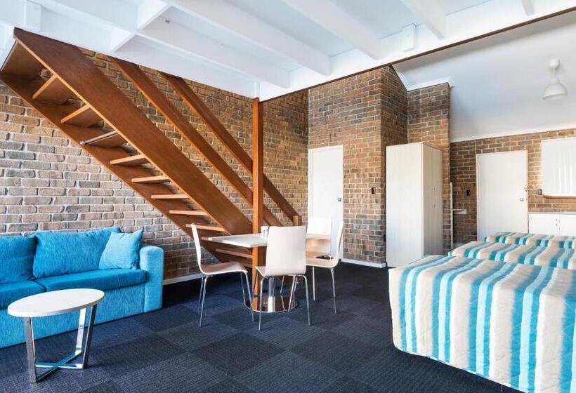 Marion Motel And Apartments