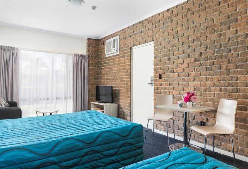 Marion Motel And Apartments