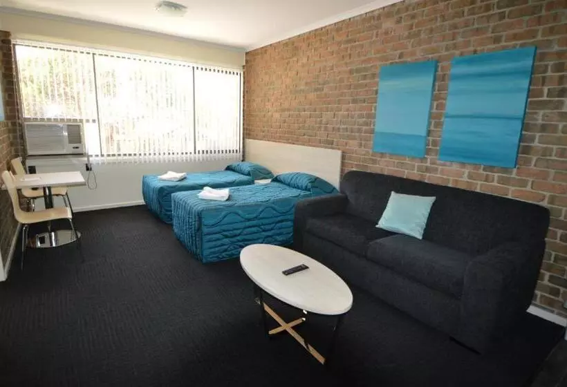 Marion Motel And Apartments