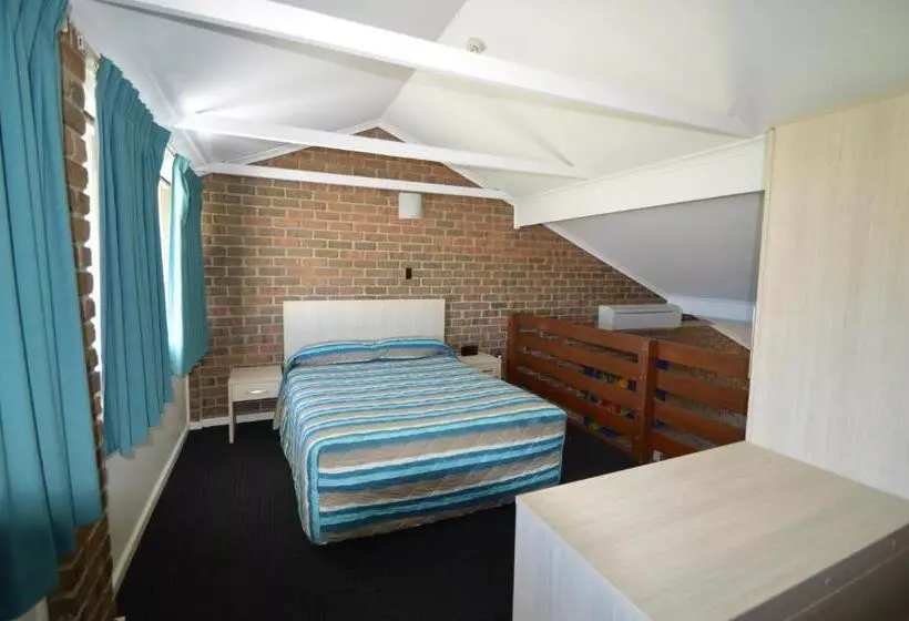 Marion Motel And Apartments