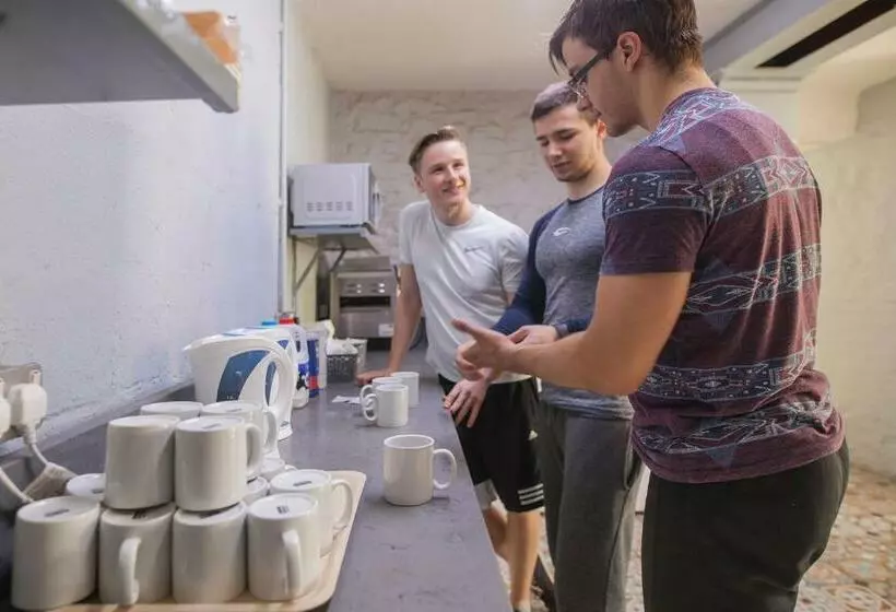 בית מלון כפרי Abrahams Hostel