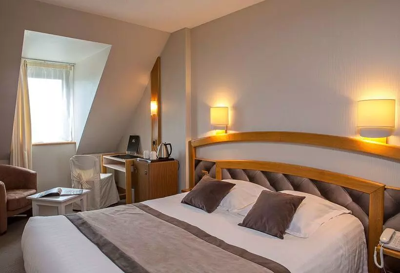 Отель Best Western Le Relais De Laguiole Hôtel & Spa