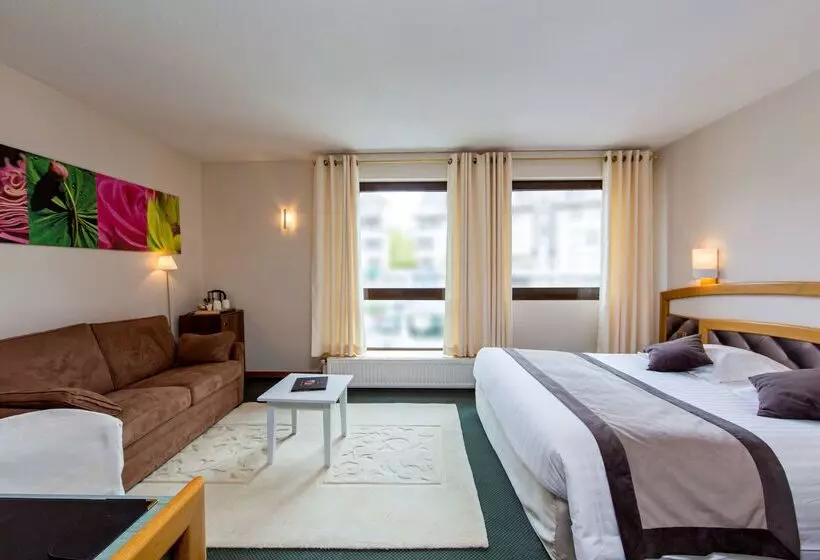 Отель Best Western Le Relais De Laguiole Hôtel & Spa