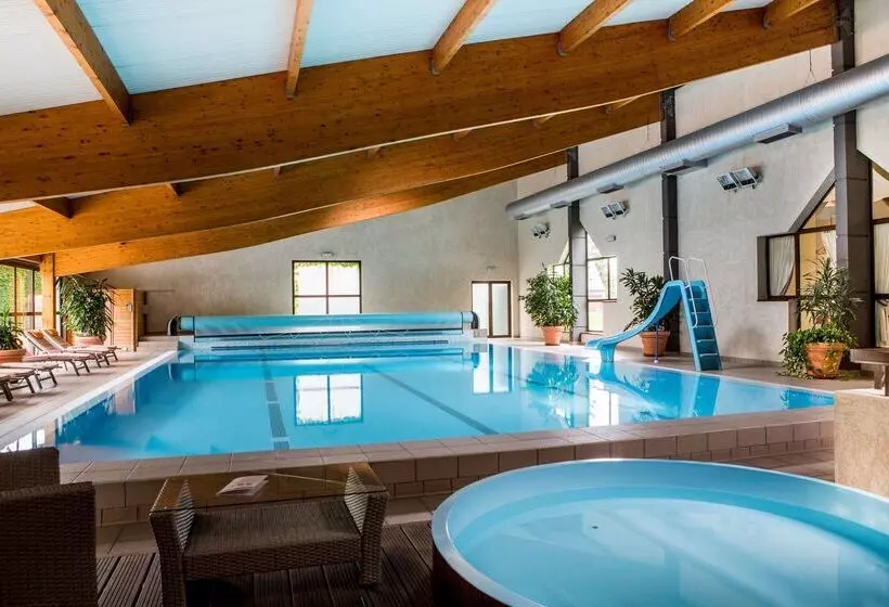 Отель Best Western Le Relais De Laguiole Hôtel & Spa