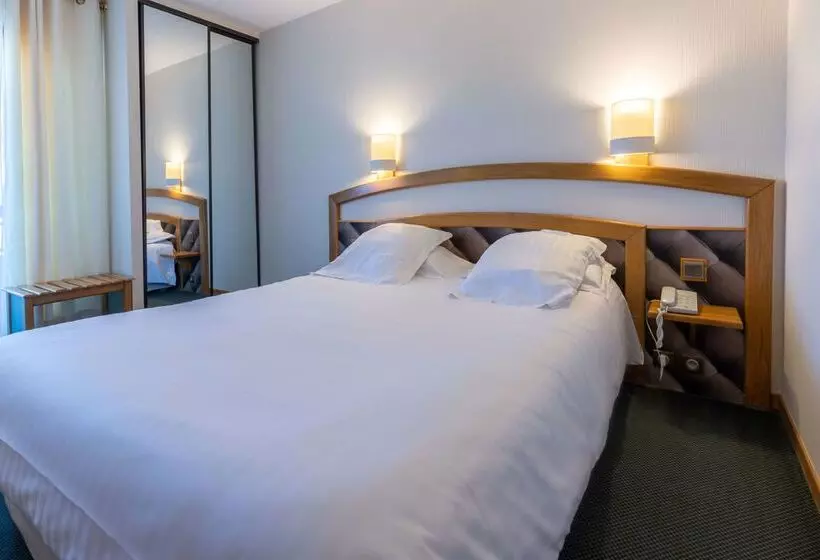 Отель Best Western Le Relais De Laguiole Hôtel & Spa