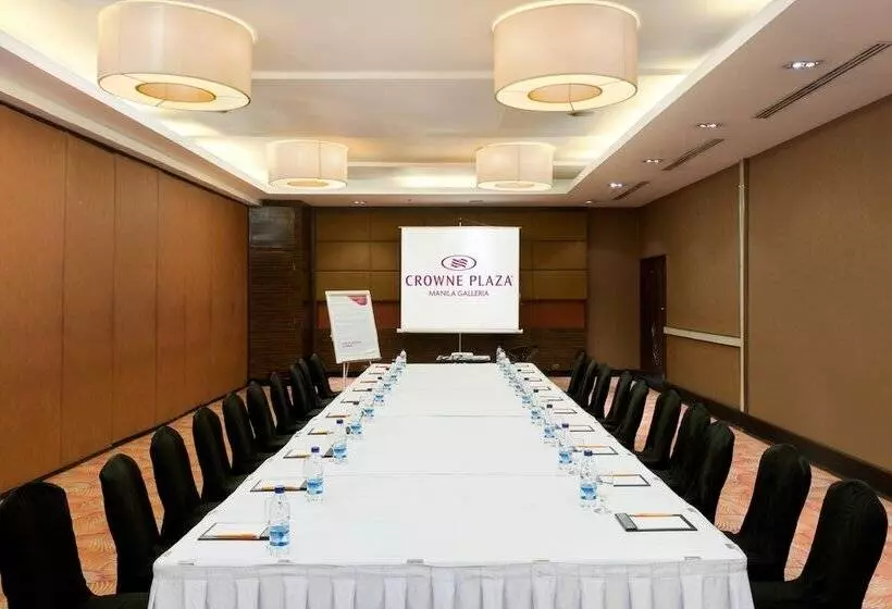 هتل Crowne Plaza Manila Galleria, An Ihg