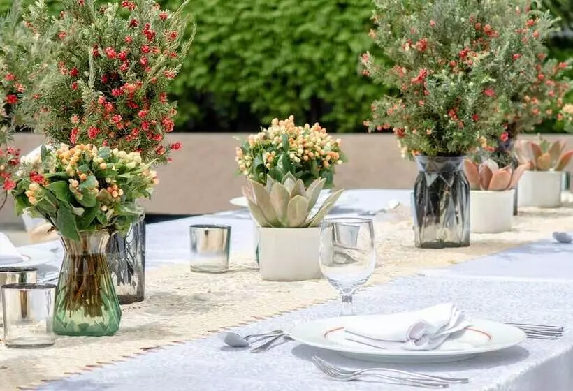 هتل Crowne Plaza Manila Galleria, An Ihg