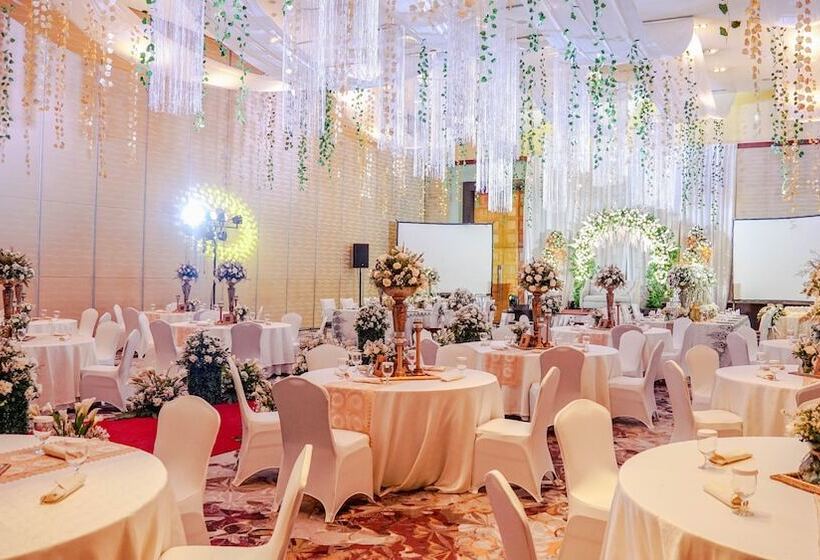 هتل Crowne Plaza Manila Galleria, An Ihg