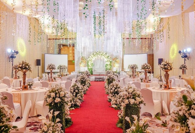 هتل Crowne Plaza Manila Galleria, An Ihg