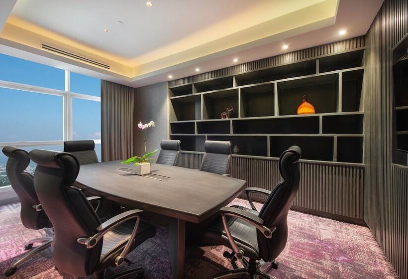 هتل Crowne Plaza Manila Galleria, An Ihg