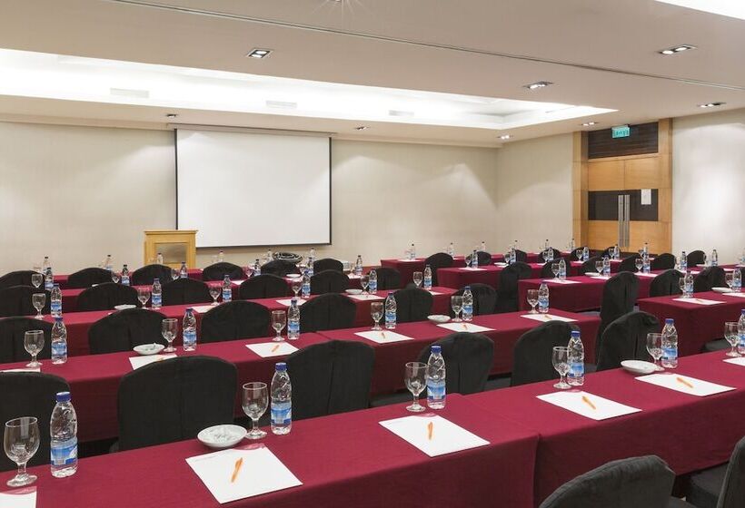 هتل Crowne Plaza Manila Galleria, An Ihg