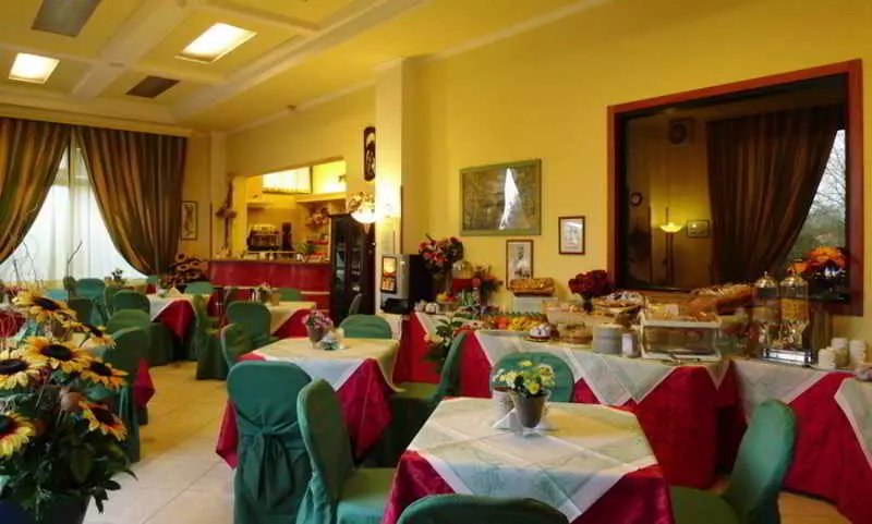 فندق Degli Amici