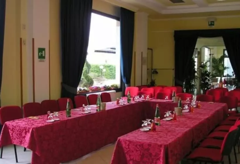 فندق Degli Amici