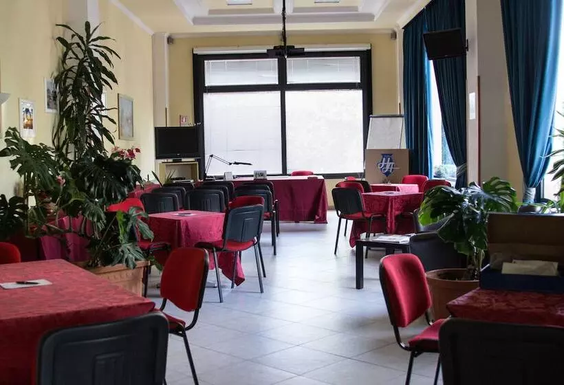 فندق Degli Amici