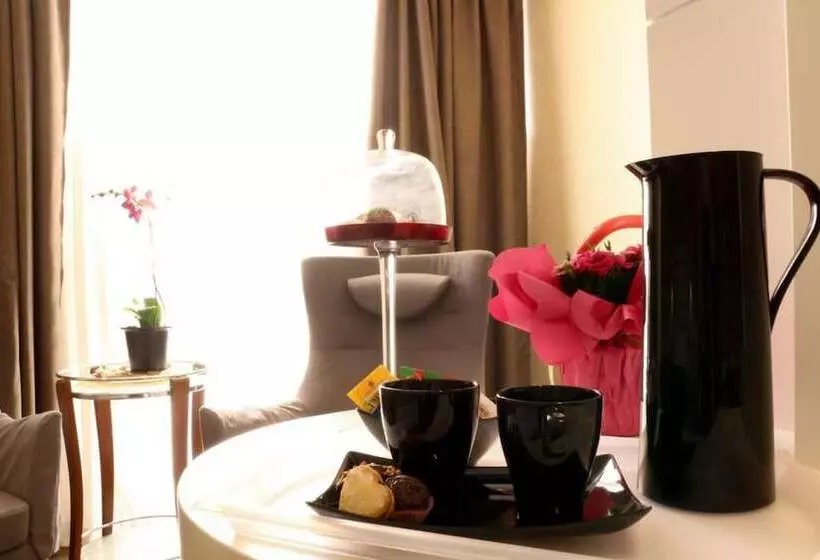 فندق Degli Amici