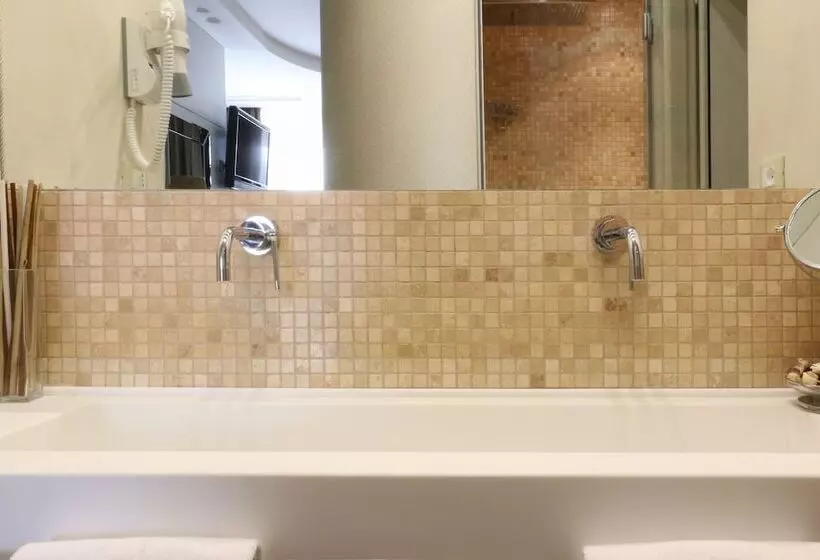 فندق Degli Amici