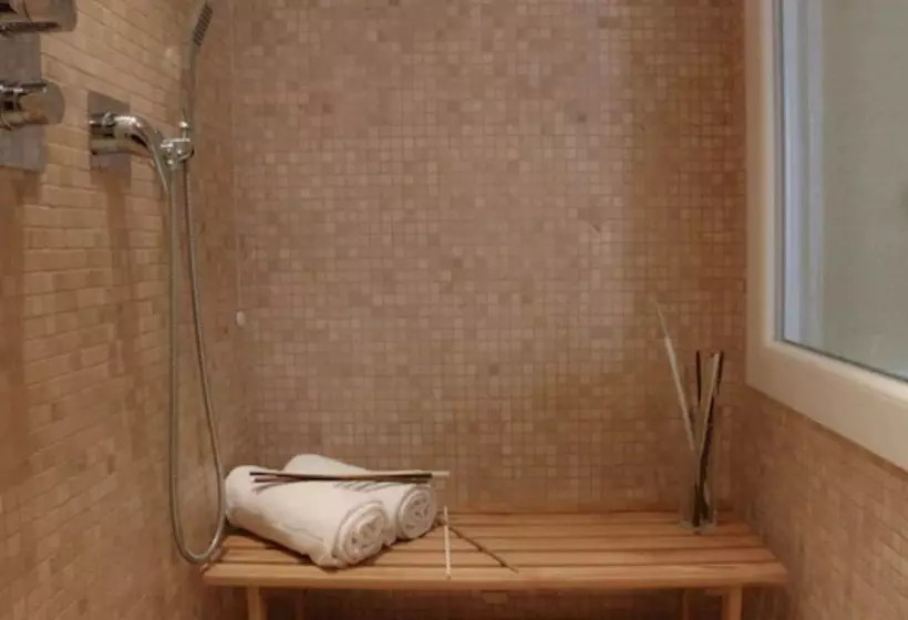 فندق Degli Amici