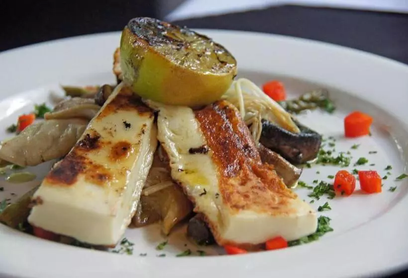 Отель Heritage Lodge