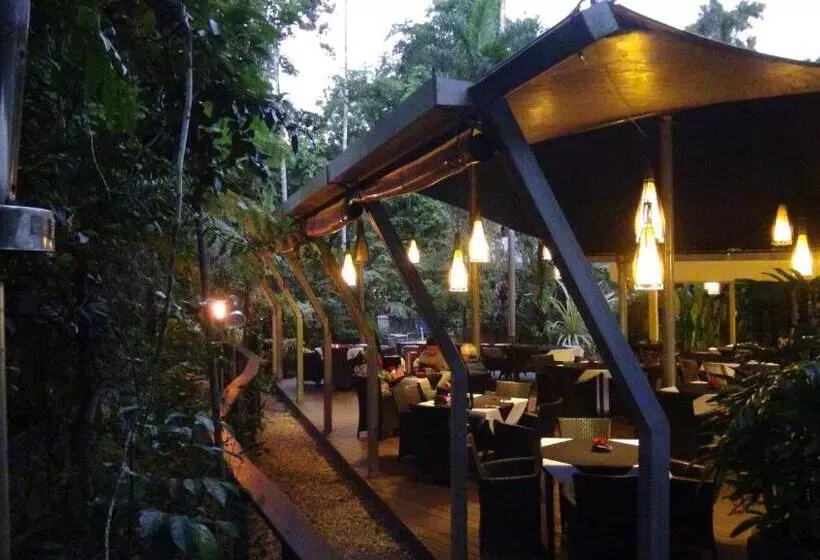 Отель Heritage Lodge