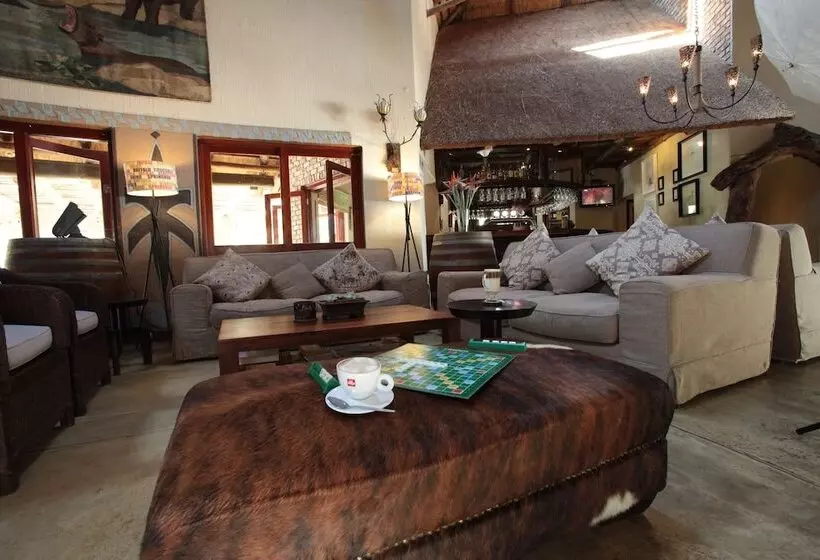 Отель Hippo Hollow Country Estate