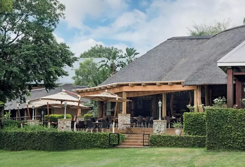 Отель Hippo Hollow Country Estate