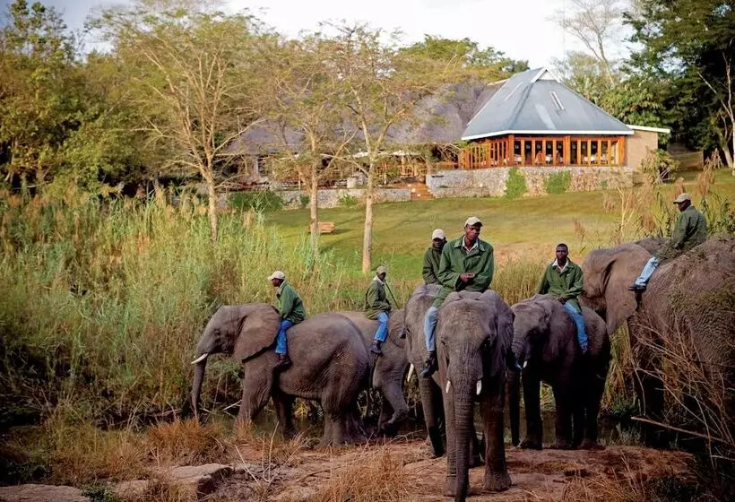 Отель Hippo Hollow Country Estate